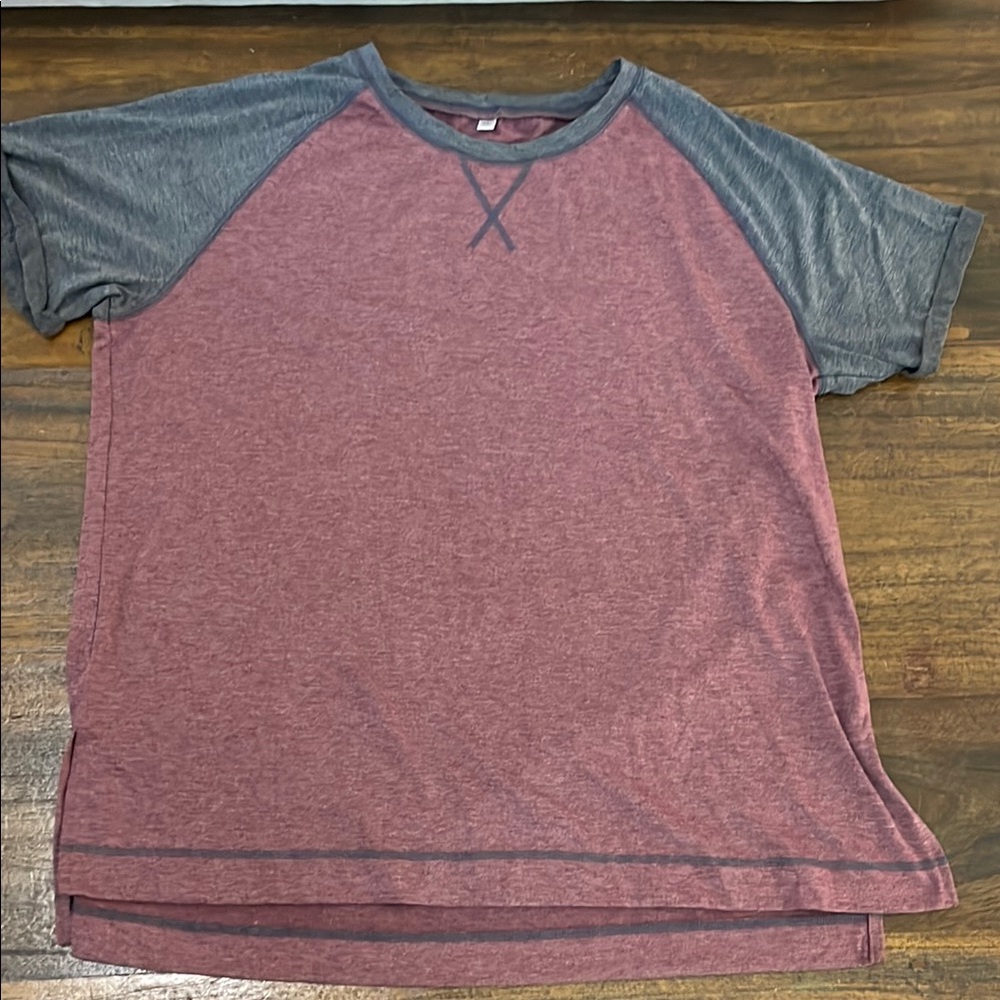 Women’s Two-Tone Raglan T-Shirt Size XL
